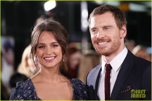 michael-fassbender-alicia-vikander-light-between-oceans-premiere-15.jpg