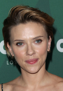 scarjo141016BZNimage1.jpg