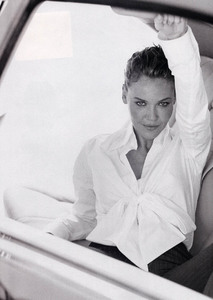 Connie Nielsen 13050.jpg