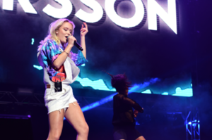 Zara Larsson 997 Triple Ho Show8.png