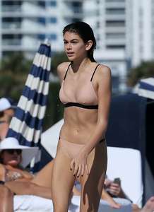 Kaia-Gerber-in-Bikini-2016--56.jpg