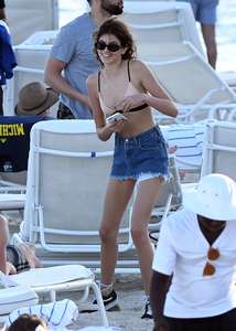 Kaia-Gerber-in-Bikini-2016--61.jpg