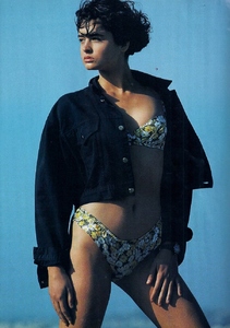 Belinda Riding,ELLE France 11th July 1988,Lingerie Fleurie Dessus-Dessous,Walter Chin 9.jpg