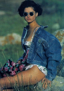 Belinda Riding,ELLE France 11th July 1988,Lingerie Fleurie Dessus-Dessous,Walter Chin.jpg
