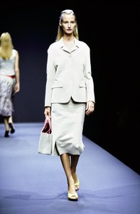 PRADA-SPRING-1998-RTW-15-ESTHER-DE-JONG-CN10033118.jpg