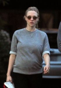 amanda-seyfried-leaving-her-house-in-studio-city-1-15-2017-5.jpg