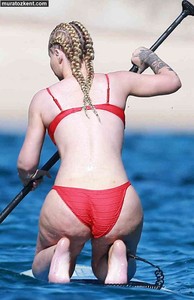 iggy_azalea_bikini_0007.jpg