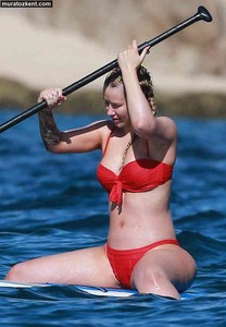 iggy_azalea_bikini_0010.jpg