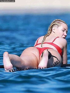 iggy_azalea_bikini_0015.jpg