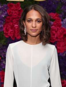 Alicia-Vikander--Bulgari-pre-Oscar-Celebration--10.thumb.jpg.ac4a83ab202724b85858f0484bb3c5f4.jpg