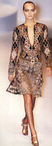 Amber-Valletta-Valentino-1996-01.thumb.jpg.7e4d664d1ef6616ad3a11671cc478408.jpg