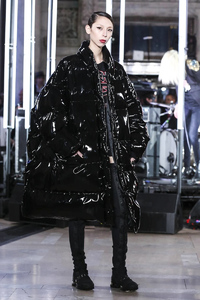 Philipp-Plein-RTW-FW17-New-York-5191-1487027832-bigthumb.jpg