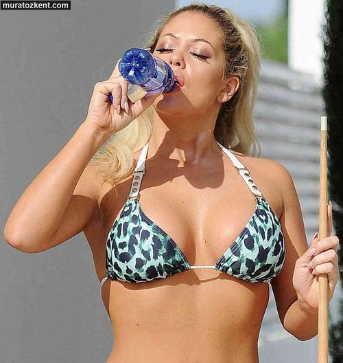 bianca_gascoigne_bikini_0021.jpg