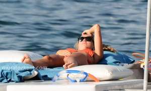 hadise_bikini_0050.jpg