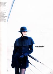 marie_claire_fr_sept_1990_13.thumb.jpg.87f25599d8c4eb60a7d144cf7c691215.jpg