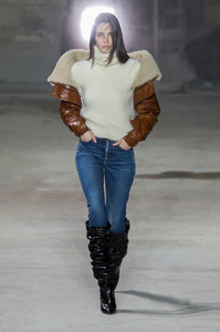 Vittoria Ceretti at Saint-Laurent-RTW-Fall 2017 Paris 1.jpg