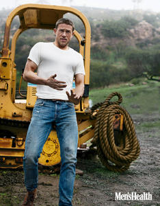charlie-hunnam-mens-health-inline21.jpg
