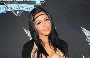nabilla-benattia-les-anges-de-la-tele-realite-chirurgie-esthetique-les-anges-10050_origin.jpg