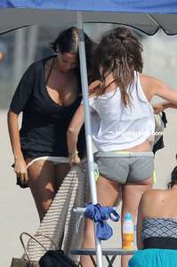 nabilla_benattia_frikik_upskirt_0006.jpg