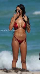 nabilla_benattia_hot_bikini_0002.jpg
