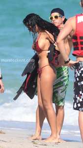 nabilla_benattia_hot_bikini_0003.jpg