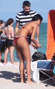 nabilla_benattia_hot_bikini_0009.jpg