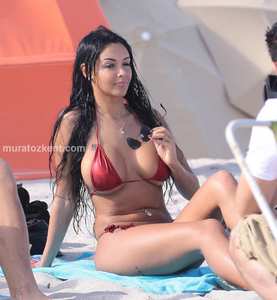 nabilla_benattia_hot_bikini_0017.jpg