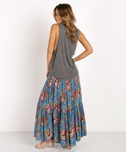 auguste-longbeach-market-maxi-skirt-floral-blue 2.jpg