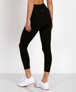 beyond-yoga-high-waist-capri-legging-jet-black 4.jpg