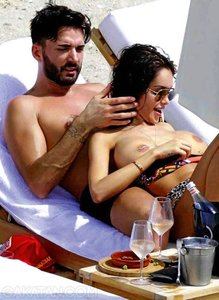 sexy-nabilla-nue-topless-hot.thumb.jpg.baae1969b40d46771511fff4e373f59c.jpg