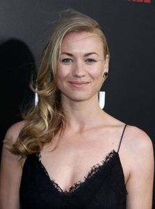 yvonne-strahovski-the-handmaid-s-tale-premiere-in-hollywood-04-25-2017-4.thumb.jpg.3ceb8fc94ab3507dca73c18a722c7b42.jpg