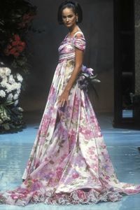 5919b8214e294_ChristianDiorSpringSummer1996HauteCouture.thumb.jpg.387aac52759bd7c056699f29a6c85b96.jpg
