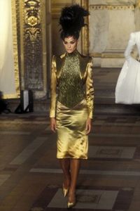 59204c964fc8b_GivenchySpringSummer1997ParisHauteCouture.thumb.jpg.9e68115bc6d09cea1e78d7a457ea817b.jpg