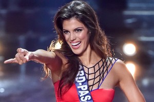 7785013581_iris-mittenaere-lors-de-l-election-de-miss-france-2016.jpg