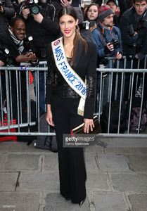 iris-mittenaere-arrives-at-the-jean-paul-gaultier-spring-summer-2016-picture-id507097112.jpg