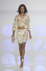 Valentino SS04 show2 CC 197.jpg