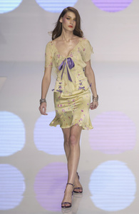 Valentino SS04 show2 CC 217.jpg