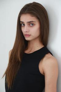 Taylor Hill - 1 - Face.jpg