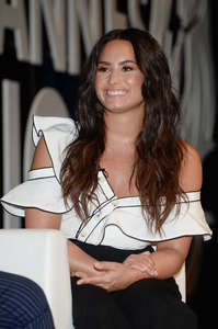 594f162d3133f_Demi-Lovato-at-Cannes-Lions-Festival-2017--03.thumb.jpg.a643101870be50a44796249929e35f7e.jpg