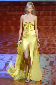 Valentino SS05 show2 CC 026.jpg