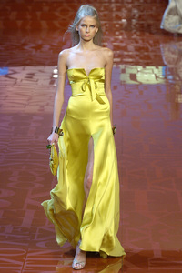 Valentino SS05 show CC 070.jpg