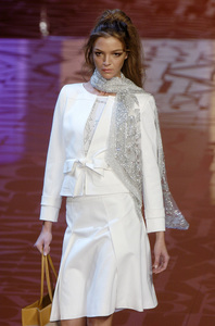 Valentino SS05 show2 CC 081.jpg