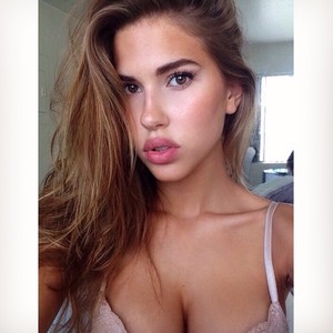 karajewelll - uFOaWQIAET.jpg