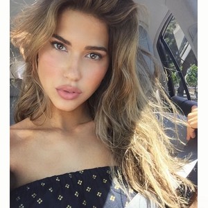 karajewelll - 1_Xuq_IAFc.jpg