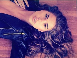 karajewelll - BEB4GRUoAOP.jpg