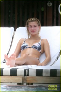 hailey-baldwin-takes-a-dip-in-her-camo-bikini-05.jpg