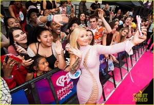 iggy-azalea-iheartradio-much-music-video-awards-02.jpg