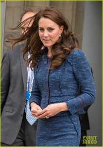 kate-middleton-visits-victims-of-london-bridge-attack-08.jpg