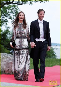 pippa-middleton-new-husband-james-matthews-friends-wedding-04.jpg