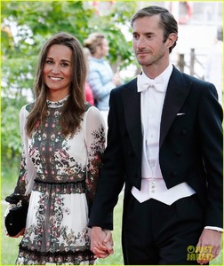 pippa-middleton-new-husband-james-matthews-friends-wedding-05.jpg